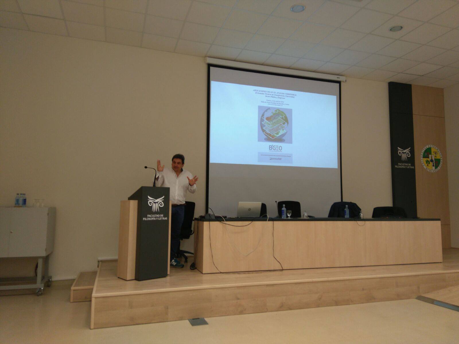 BGEO presenta Giswater en la Universidad de Extremadura